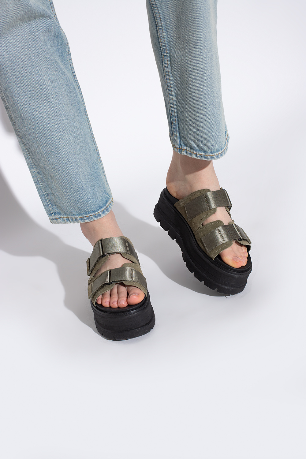 Lava flow hot sale ugg slides